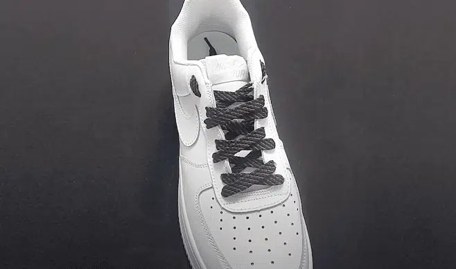 Cách buộc dây giày Nike Air Force 1 giấu dây